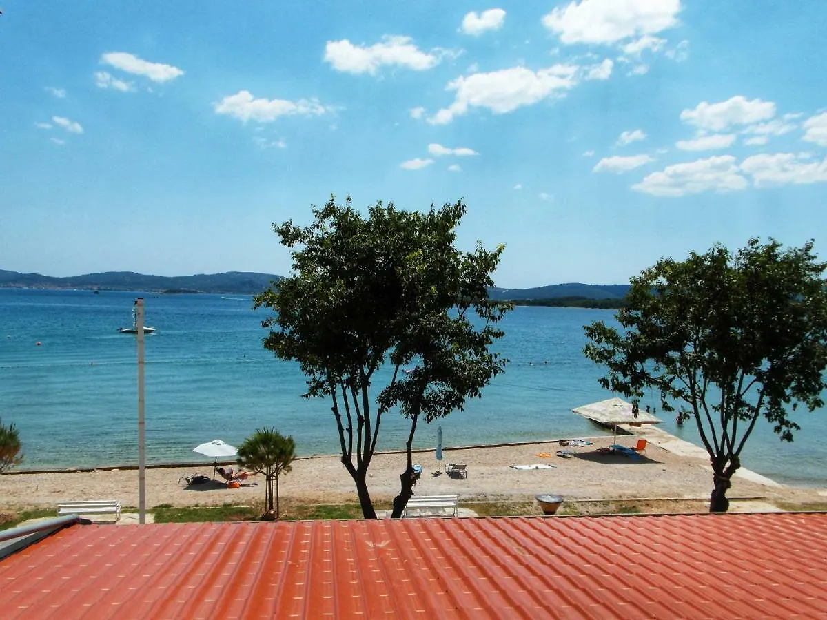 ** Guest house Blue Wave Apartments Turanj Croatia